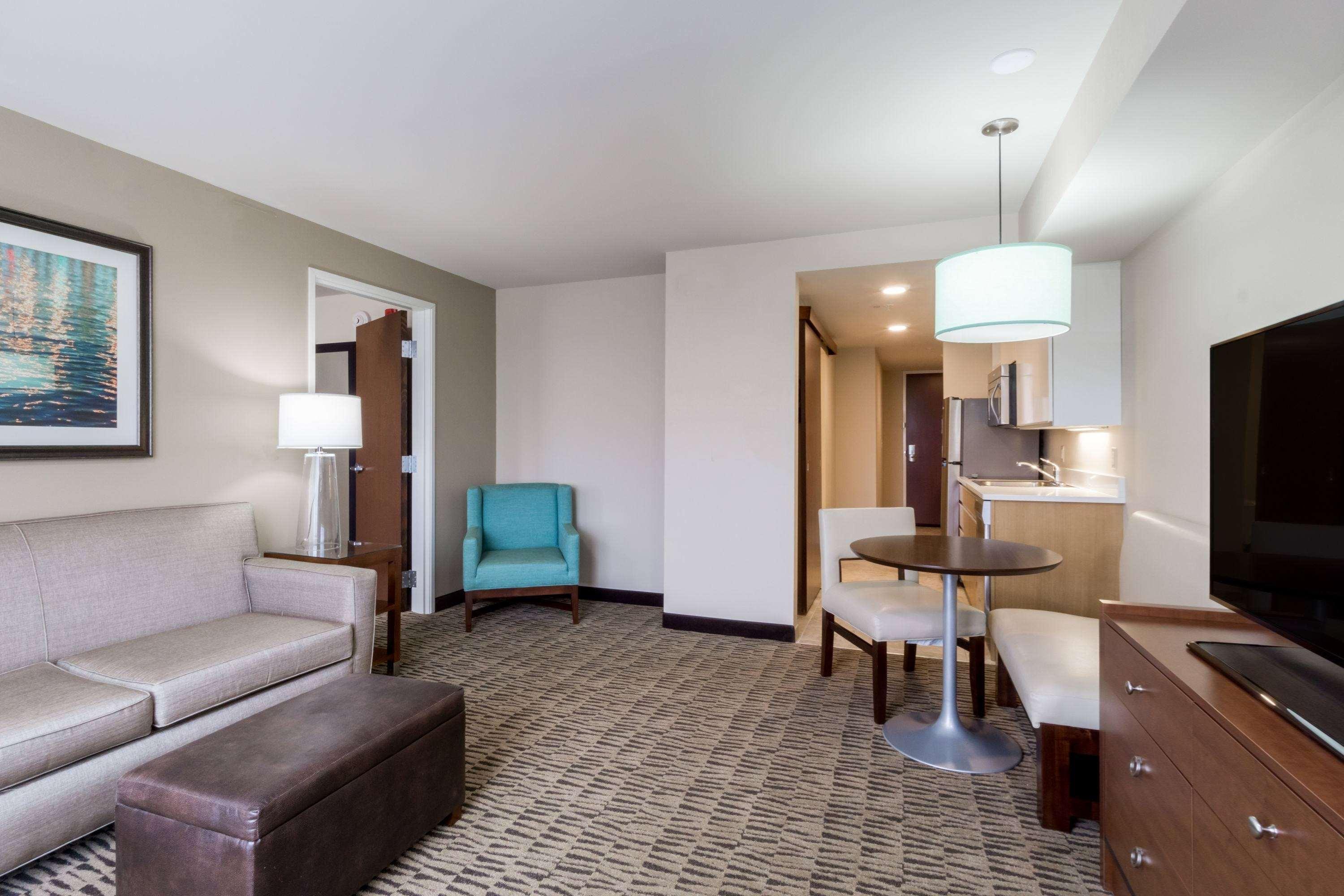 Hawthorn Suites By Wyndham Wheeling At The Highlands Triadelphia Esterno foto