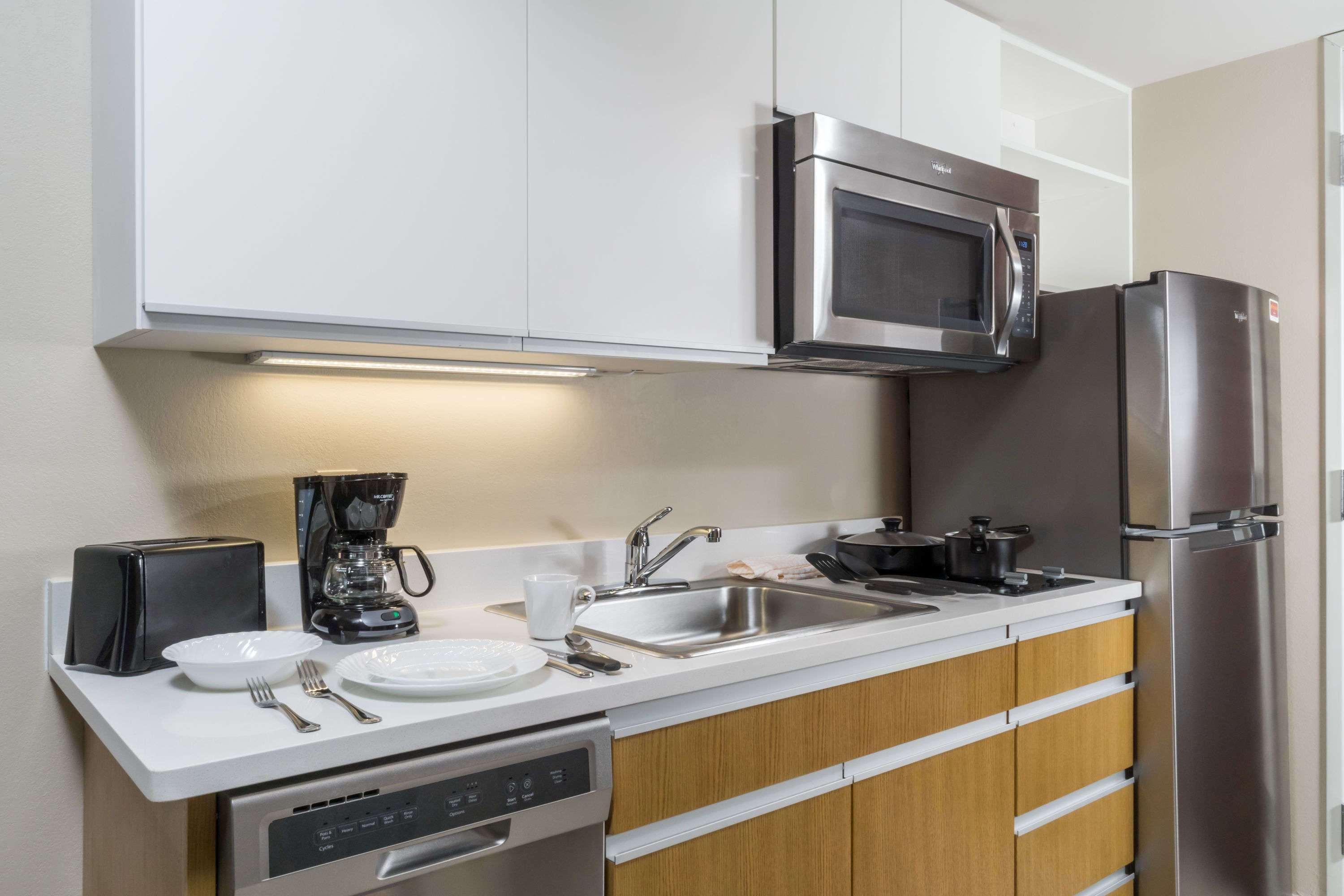 Hawthorn Suites By Wyndham Wheeling At The Highlands Triadelphia Esterno foto