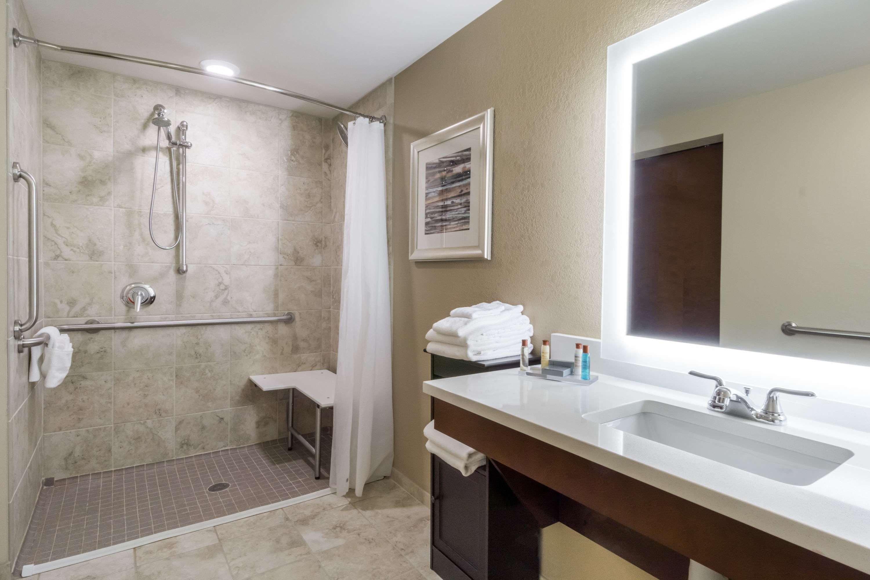 Hawthorn Suites By Wyndham Wheeling At The Highlands Triadelphia Esterno foto