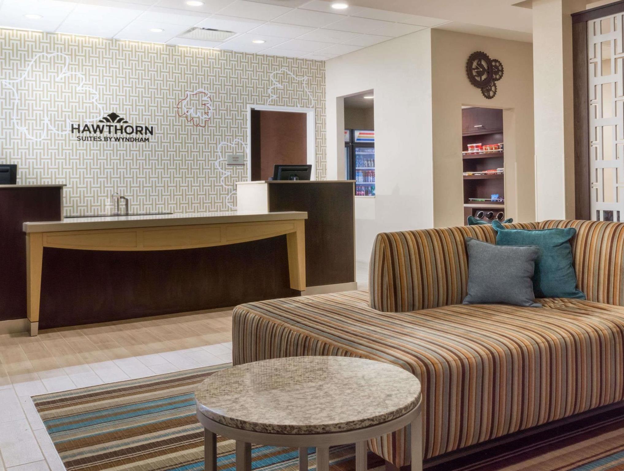 Hawthorn Suites By Wyndham Wheeling At The Highlands Triadelphia Esterno foto