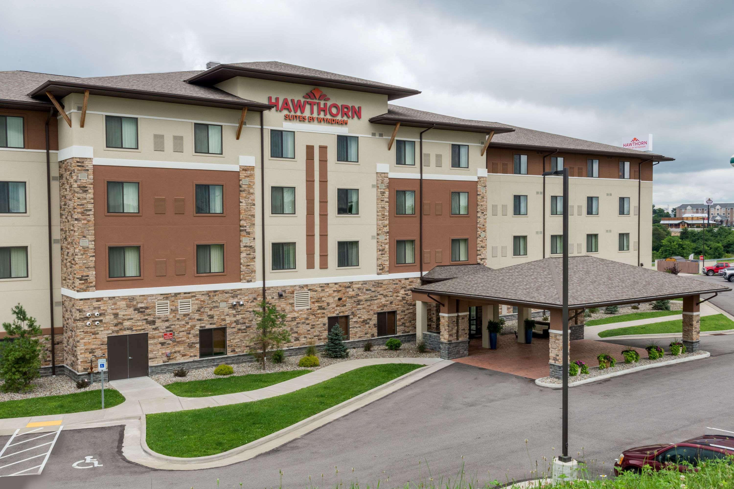 Hawthorn Suites By Wyndham Wheeling At The Highlands Triadelphia Esterno foto