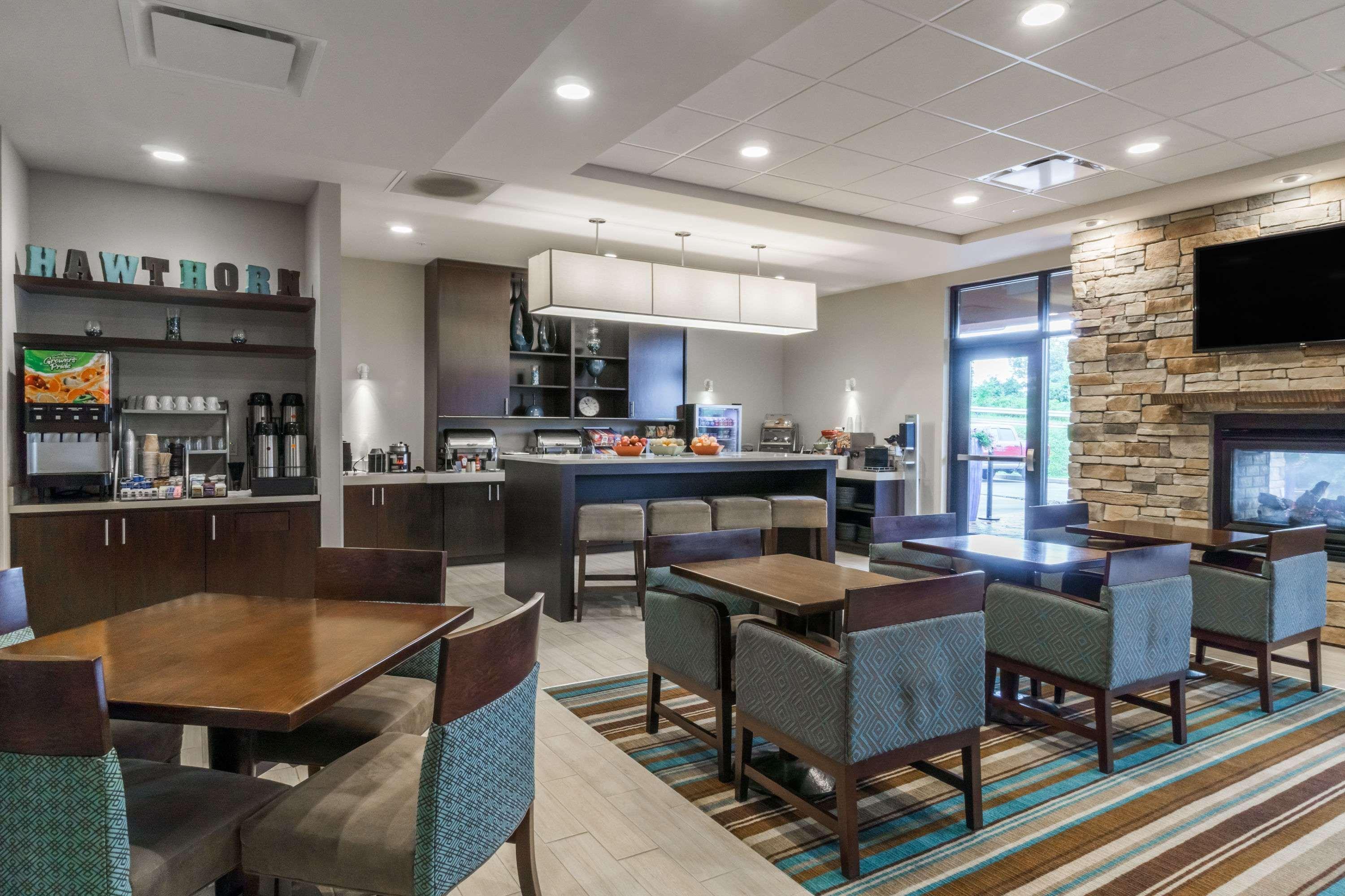 Hawthorn Suites By Wyndham Wheeling At The Highlands Triadelphia Esterno foto