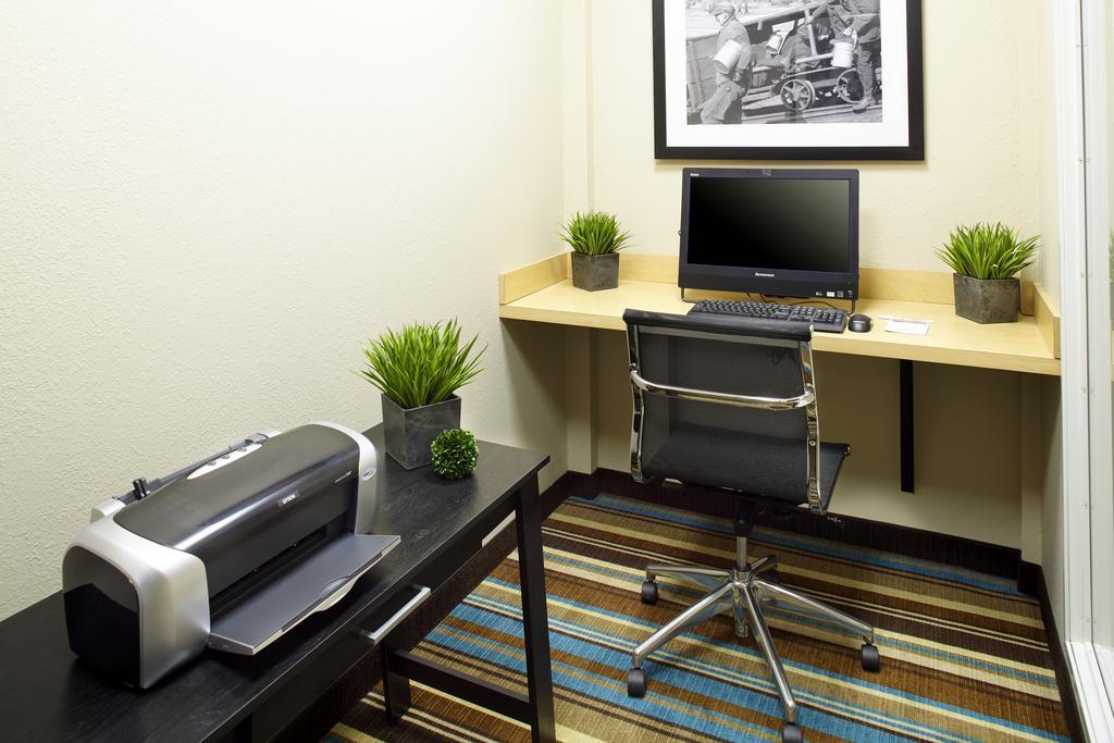 Hawthorn Suites By Wyndham Wheeling At The Highlands Triadelphia Esterno foto