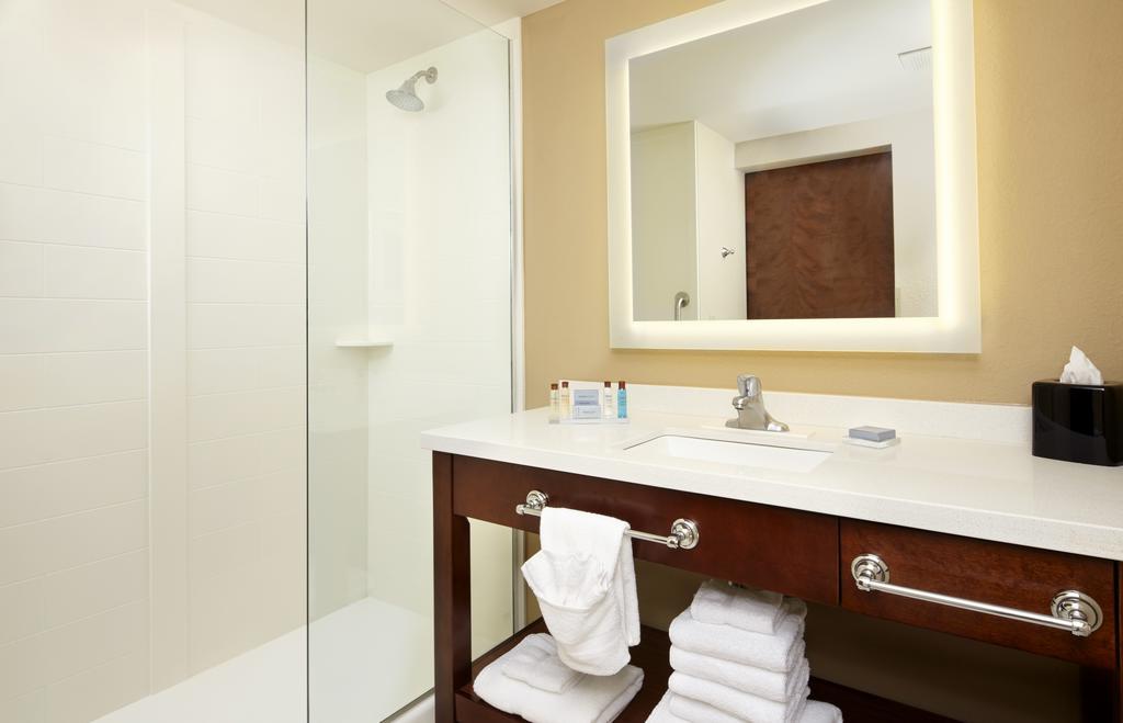 Hawthorn Suites By Wyndham Wheeling At The Highlands Triadelphia Esterno foto