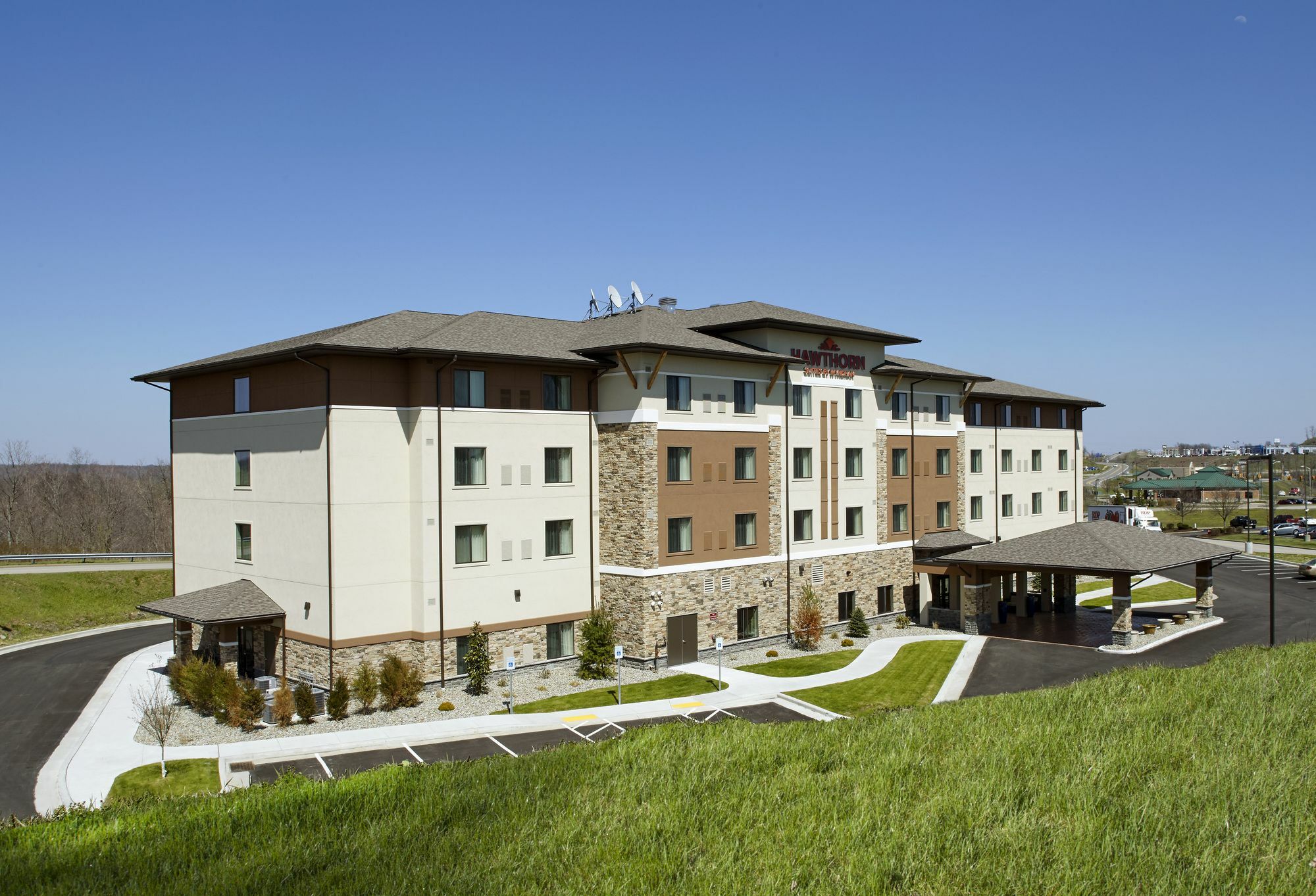 Hawthorn Suites By Wyndham Wheeling At The Highlands Triadelphia Esterno foto